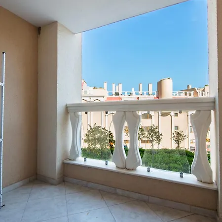 La Luxury Апартамент *